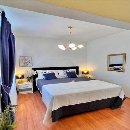 Seaside Lux Apartment Dugi Rat Ngoại thất bức ảnh