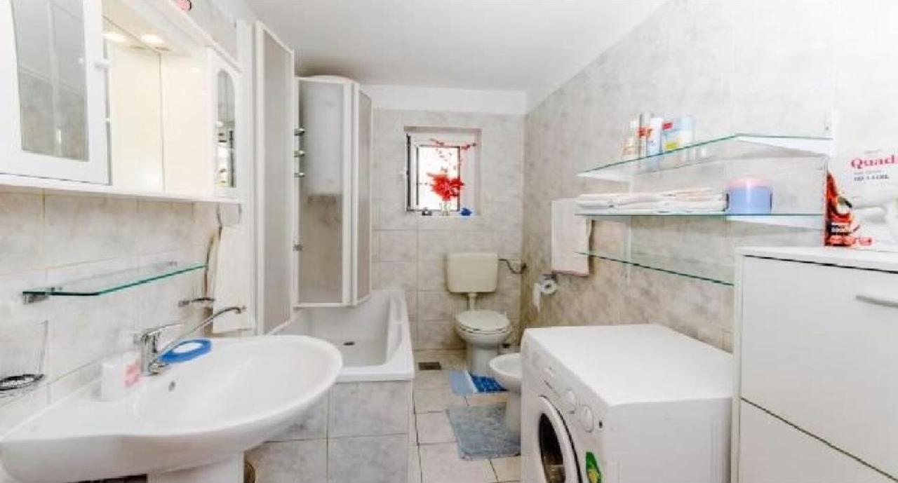 Seaside Lux Apartment Dugi Rat Ngoại thất bức ảnh